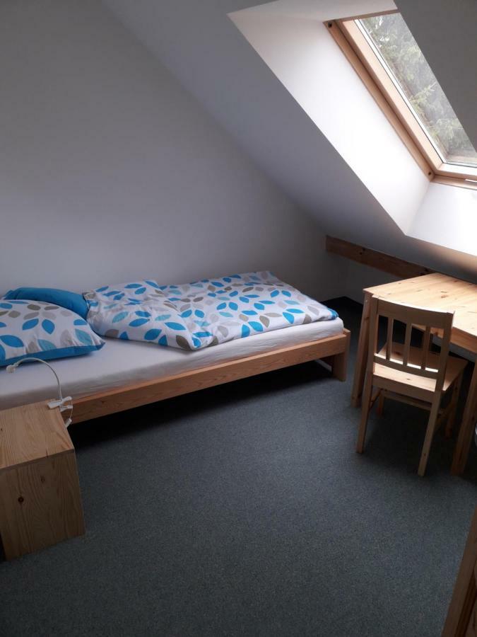 Dworek Cicha Noc Apartment *